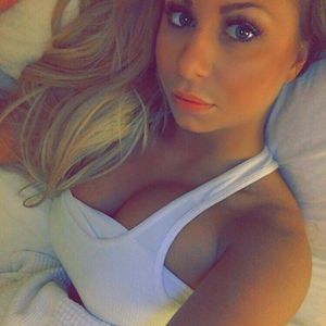 @jellydevote (via selfshotmag): Long day today. Longer day...