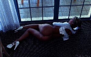 Mature whore, posing bottomless on the floor