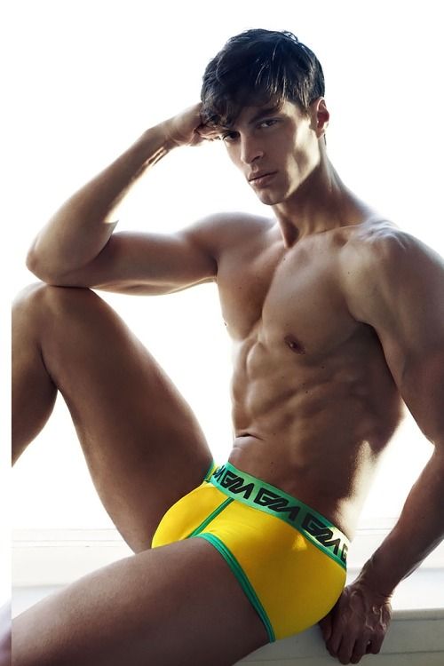 Reblog: mansexfashion:

Photographer: Skye Tan
Model: Felipe...
