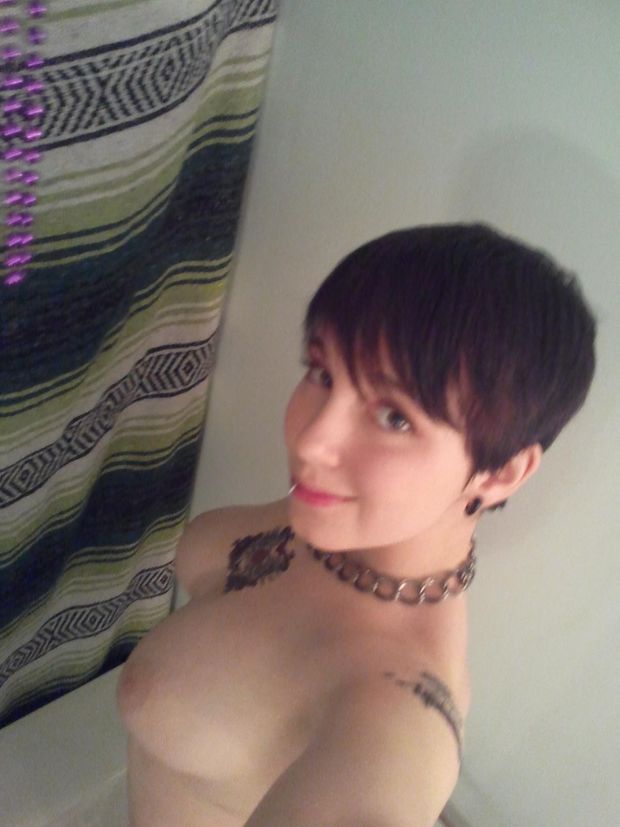 amateur bombshell