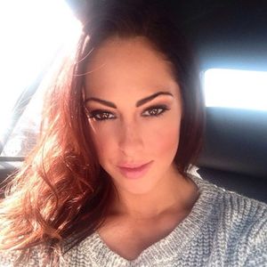 @hopebeel (via selfshotmag): Today’s look!...