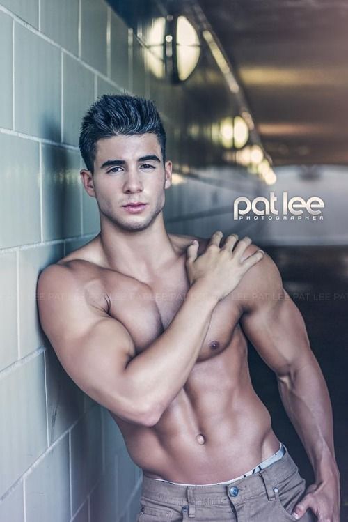 Reblog: hotguyschat:

Josh Giles