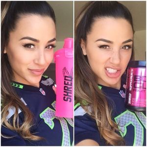 @anacheri via selfshotmag: Half time with my @shredz BCAA fruit...