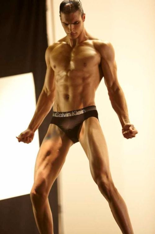 Reblog: hotguyschat:
Matt Terry