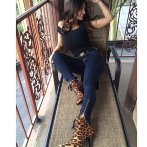 @denisemilaniofficial (via selfshotmag):