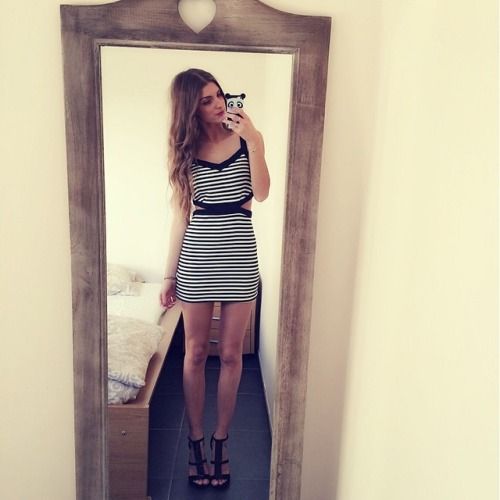 @celineschh (via selfshotmag): Dress and shoes @dailylook