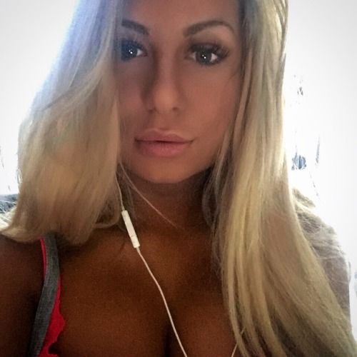 @jellydevote (via selfshotmag):
Wakey wakey princess you are in...