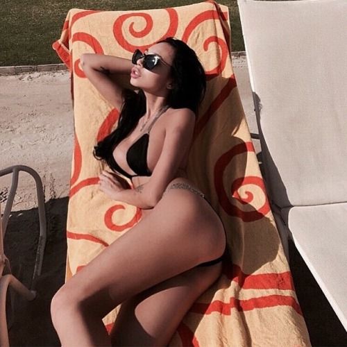 @xoxoalenapo via selfshotmag: Аккаунт моей красивой Вероники был...
