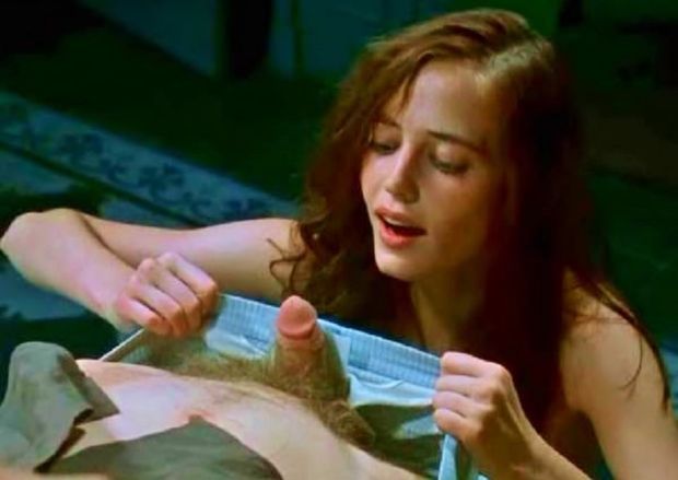 Eva Green having a closer look