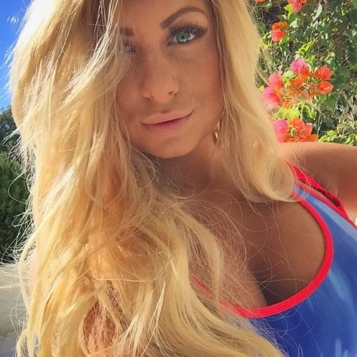 @jellydevote (via selfshotmag):
Day two. Time for bikini shoot,...