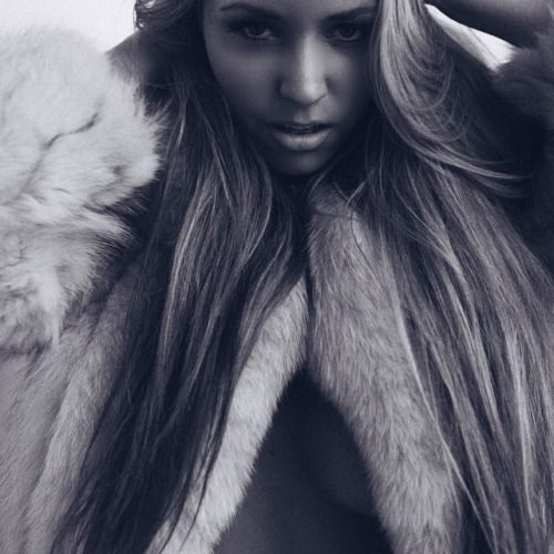 @sydneyamaler (via selfshotmag):
“Honey, you’re a goddamn...