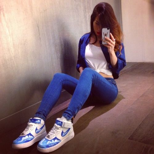 @youryani (via selfshotmag): Мои примерки скучно не проходят