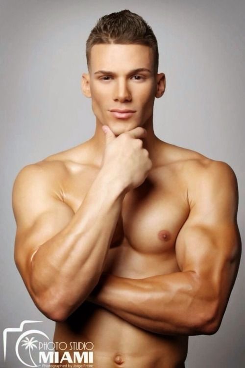Reblog: facespitsnipscocksballsandbutts:Omar by Photo Studio...