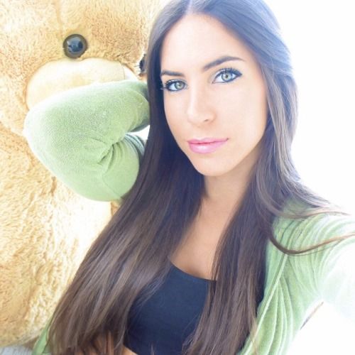 @jenselter (via selfshotmag): Peek a boo
