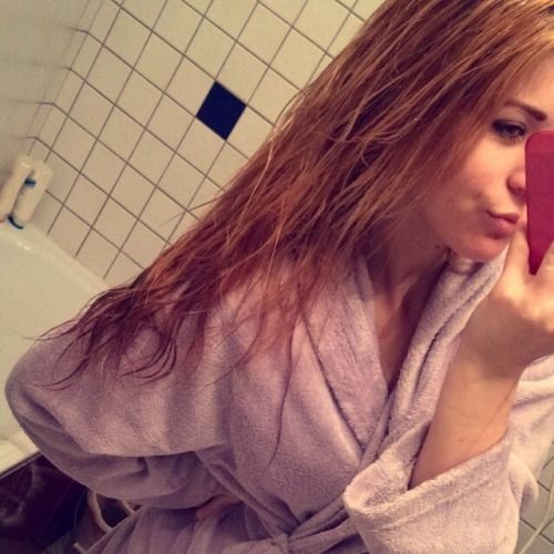 @pinternatalia (via selfshotmag):
wet hair