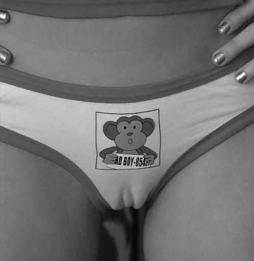 pantiesnthings:underview:love this perfect outline