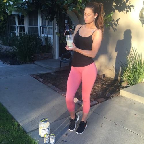 @hannahstocking via selfshotmag: Replacing a meal today with my...