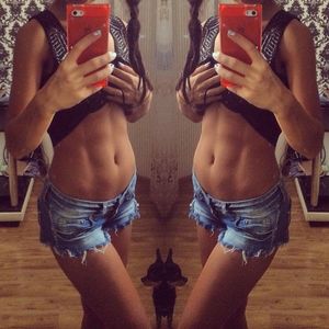 @juliagilas (via selfshotmag):