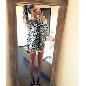 @celineschh (via selfshotmag): Whole outfit @dailylook ☺️