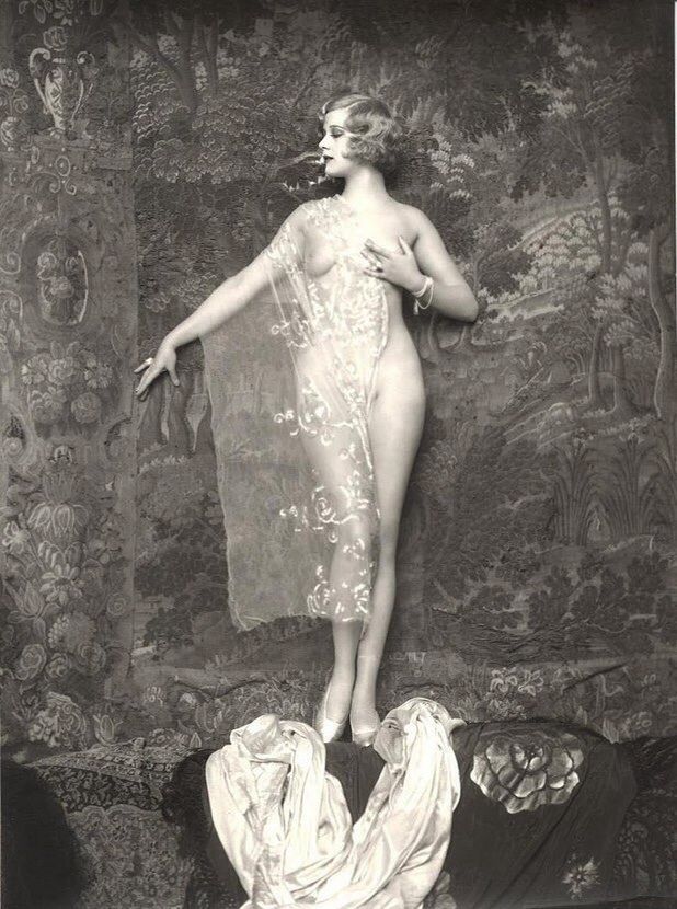 Vintage 30s women