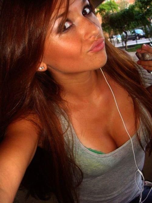 Cute Hot Sexy Latinas Shake That Cute Ass 1703