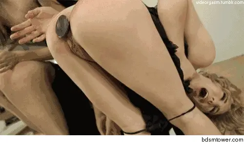 spanking-her-buttplug-for-maximum-effect-16518