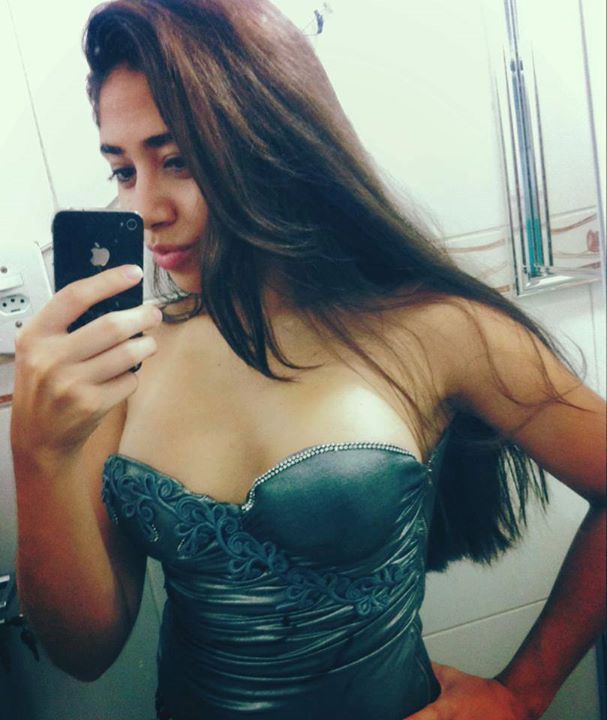 Hot Sexy Latinas Shake That Cute Ass 1298