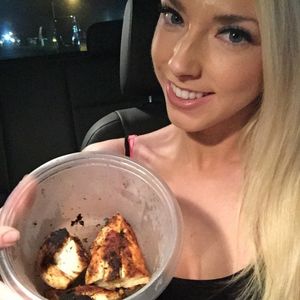 @turtlegirlfit (via selfshotmag): Been on the road for the past...