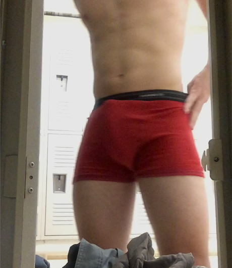 Reblog: 32269432:In the locker room. Video:…