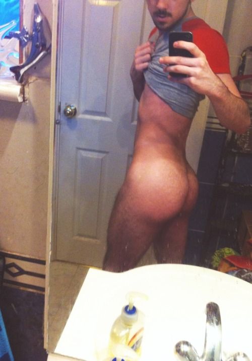 Reblog: cyberwank:
sorry i felt like my butt looked good...