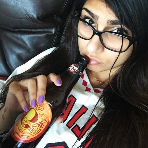 @miakhalifa1 (via selfshotmag):
Mood: