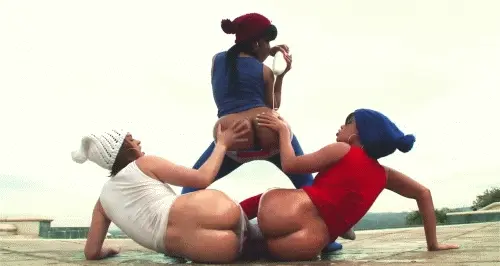 Good lawd, so much oil and thickness (gif)(Xpost r/thick)