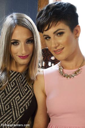 Sexy short haired girl fucked by sexy tranny