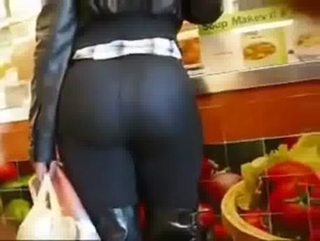 Leggins negro en verduleria