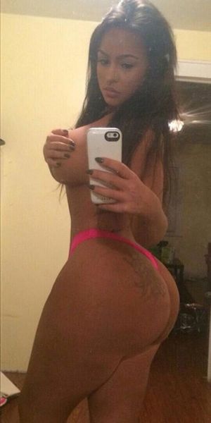 Hot Girls Taking XXX Sexy Selfies