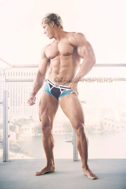 Reblog: musclegazer:Jaco Moolman by Allan Spiers