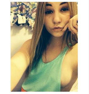A little sideboob never hurt;)