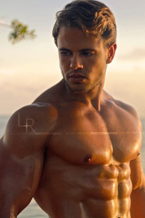 Reblog: muscle-addicted:Ben Handsaker