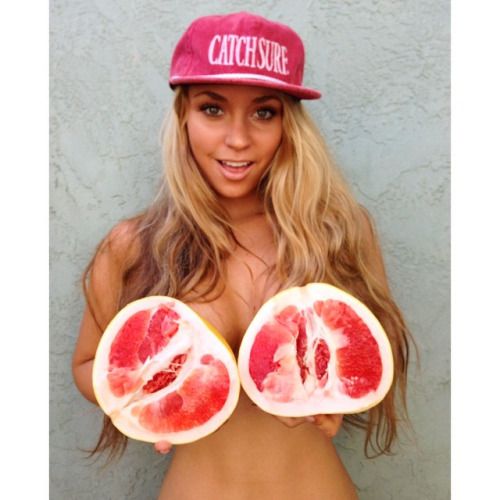 @sydneyamaler (via selfshotmag):
Good Morning! Who’s ready...