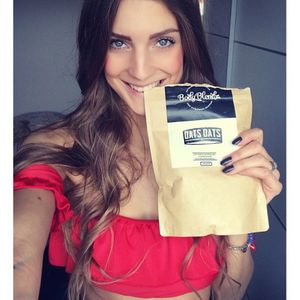 @celineschh (via selfshotmag): Addicted to this scrub