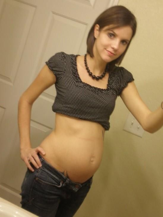 Cute petite preggo selfie