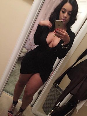 Hot Girls Taking XXX Sexy Selfies