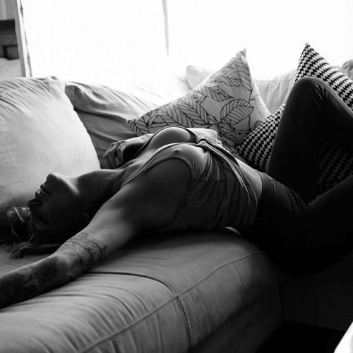 @miss_tina_louise (via selfshotmag):
loving someone with your...