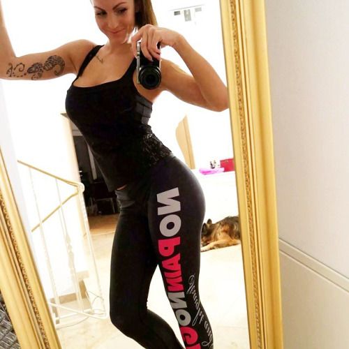 @amylefox (via selfshotmag):
Ich wünsche euch nen entspannten...