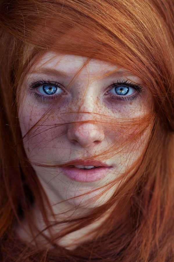 Rousse aux yeux bleux