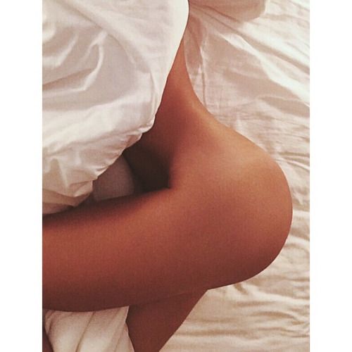 @lilyermak (via selfshotmag): Good morning..