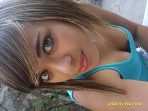 Que lindo que te chupe la pija con esa carita no?