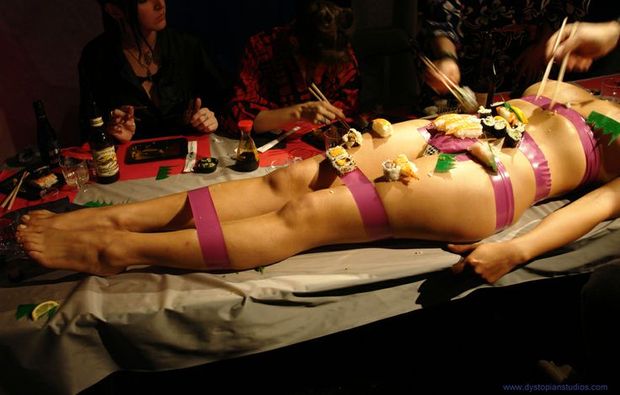 nyotaimori bondage