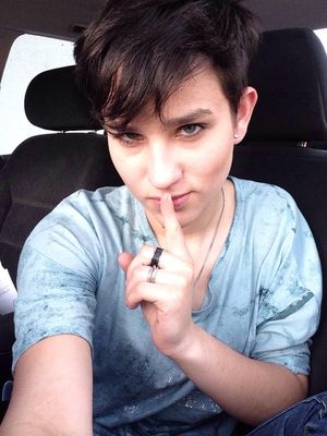 Bex Taylor Klaus 9