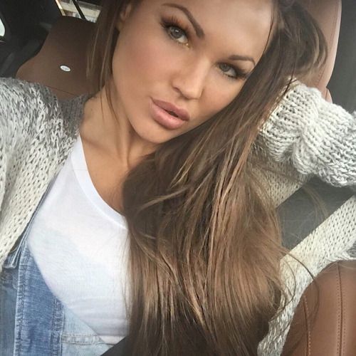 @juliagilas (via selfshotmag):
Last day of work